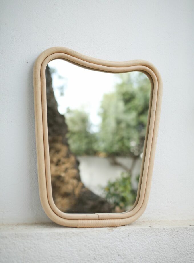 MIROIR MURAL AVEC SON CADRE EN ROTIN NATUREL