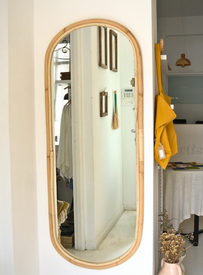MIROIR MURAL EN ROTIN – FORME OVALE