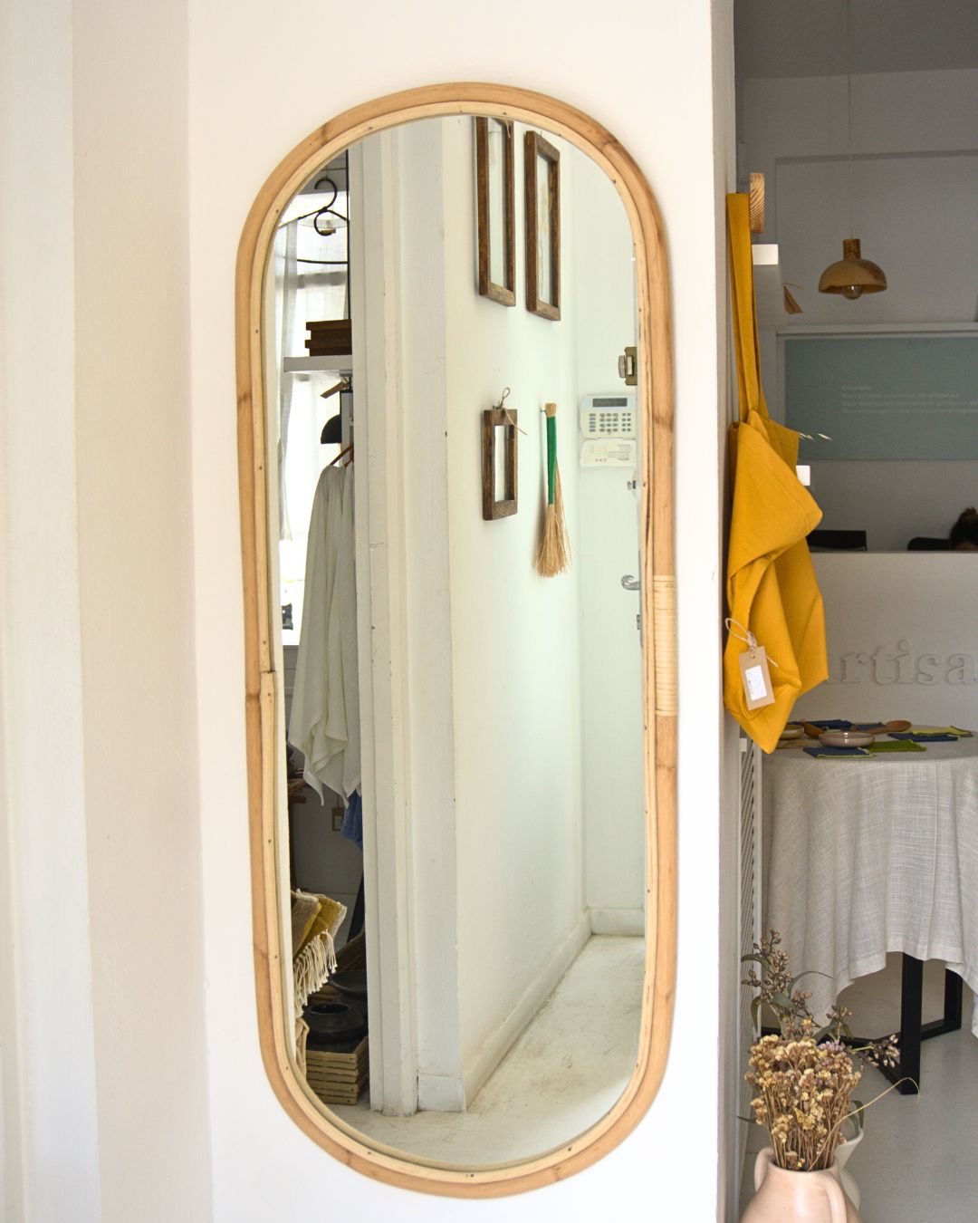 MIROIR MURAL EN ROTIN – FORME OVALE