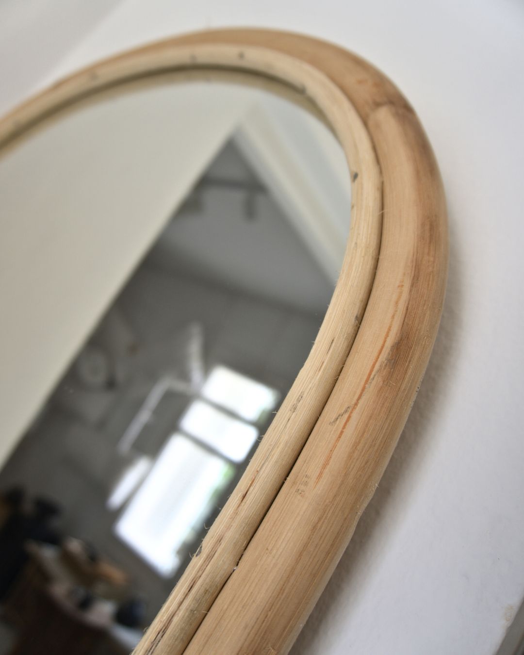 MIROIR MURAL EN ROTIN – FORME OVALE – Image 4